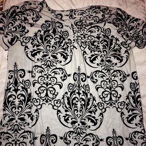 Black/white patterned shirt